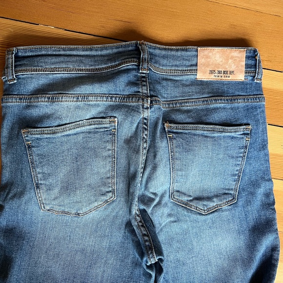 Zara Women Basic Jeans - Sz US 8 - Picture 3 of 4